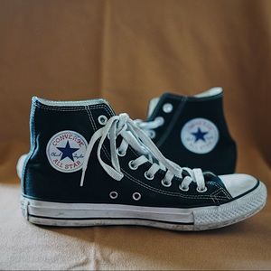 Black & White High Top Converse W9